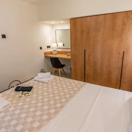 Di Pietra Άφυτος