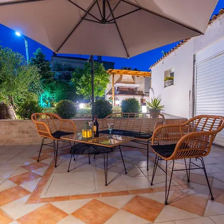 Di Pietra Άφυτος